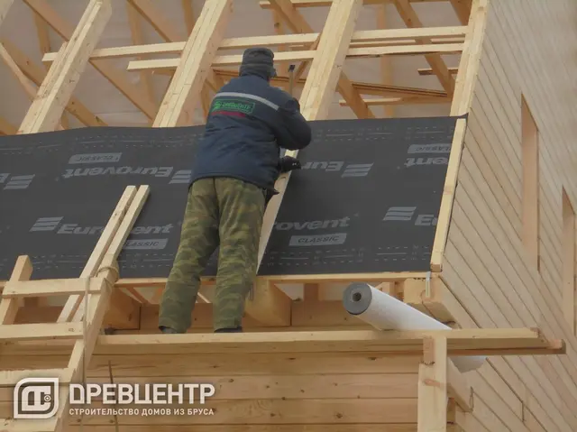 Строительство дома из профилированного бруса 145х195 мм размером 9х9 м., фото 19 из 31