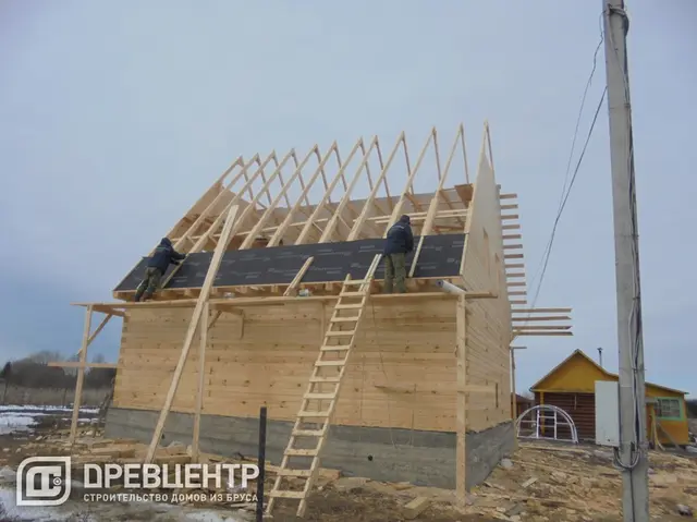 Строительство дома из профилированного бруса 145х195 мм размером 9х9 м., фото 18 из 31