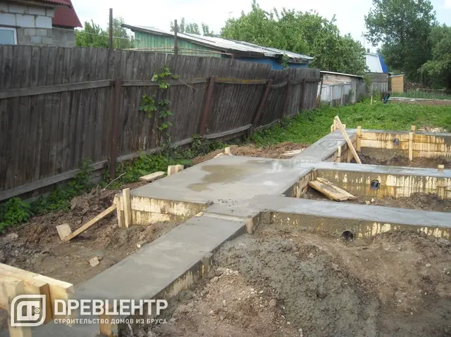 Изготовление ленточного фундамента для дома из бруса 6х9 по проекту ДБ 38, фото 14 из 16