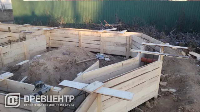 Строительство фундамента под дом из бруса по проекту ДБ 32, фото 8 из 13