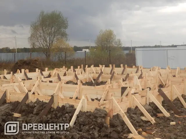 Строительство ленточного фундамента по проекту ДБ 32 в Воскресенском районе, фото 9 из 13
